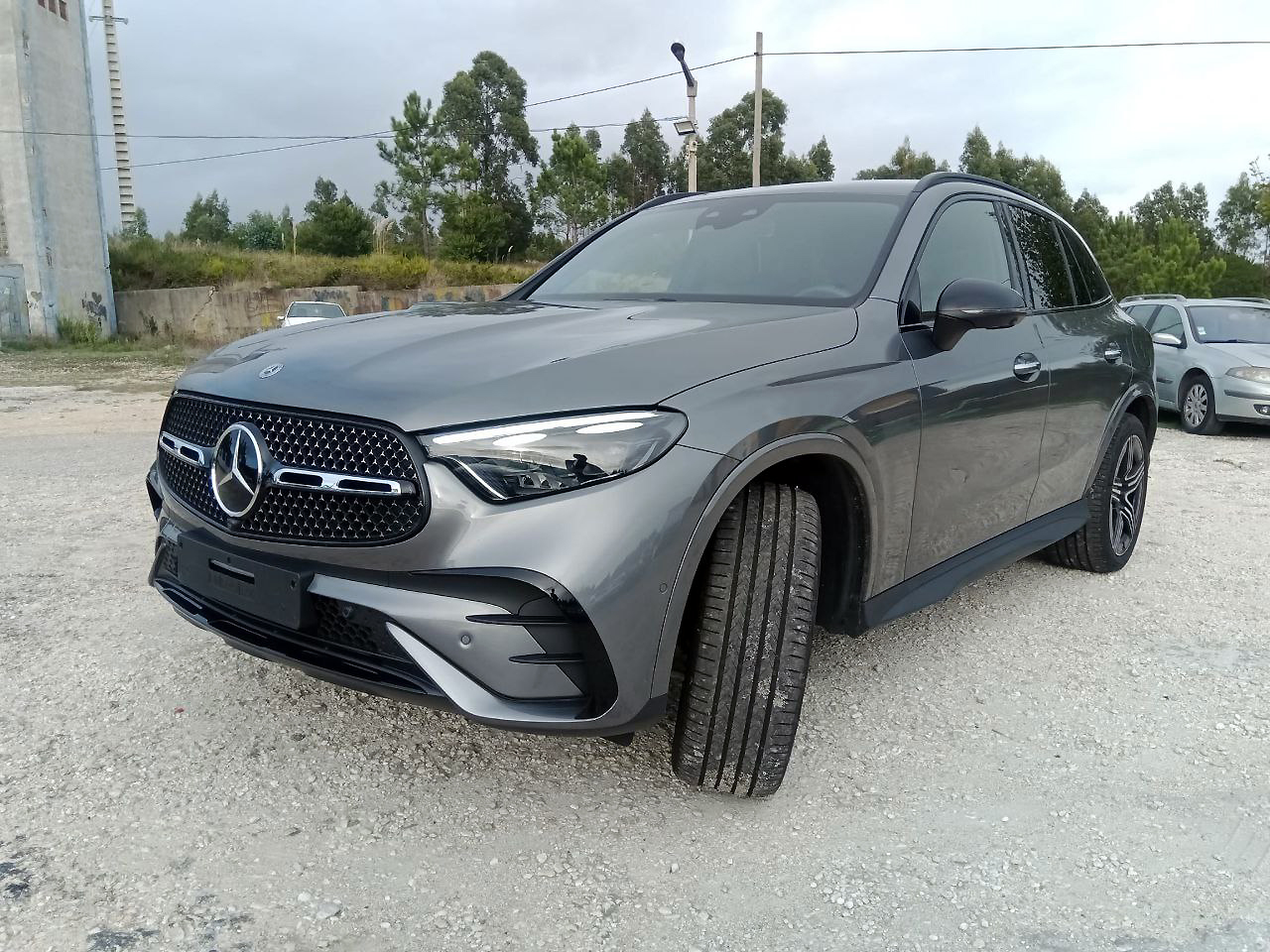 Mercedes-Benz GLC cinzento