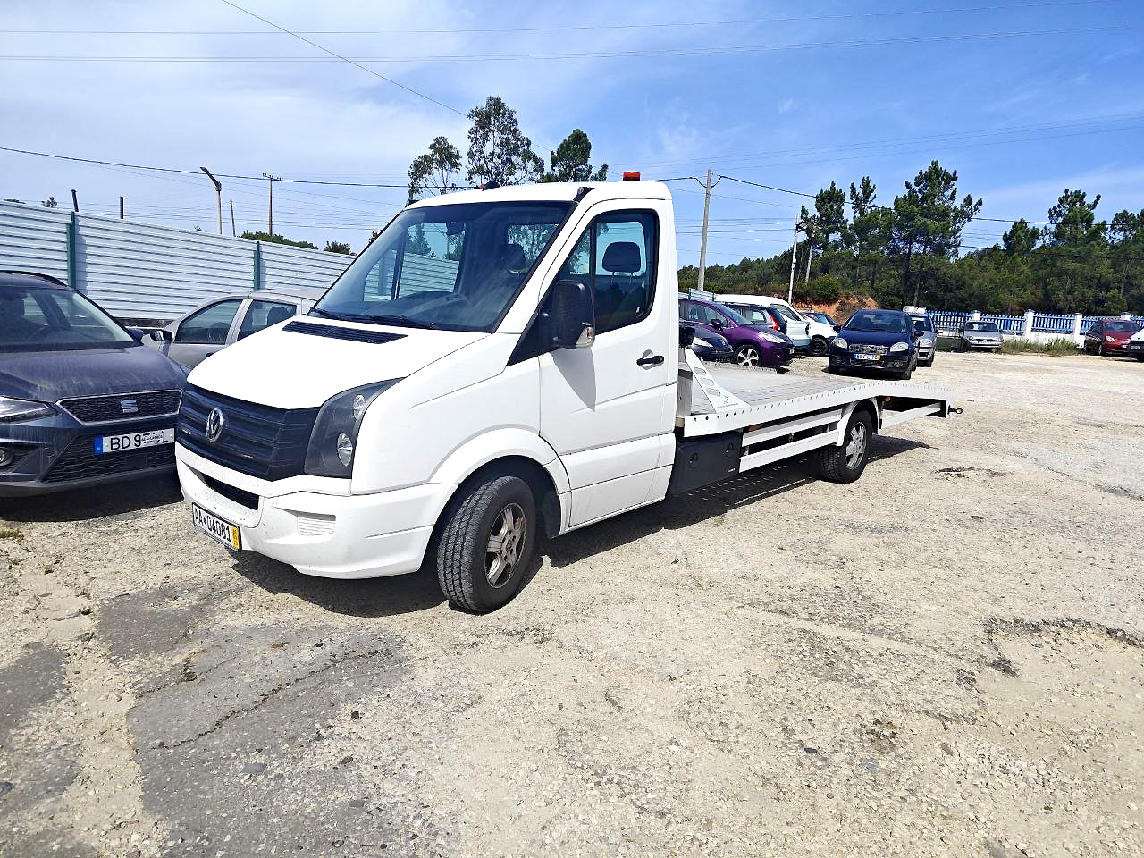VW Crafter branco pronto-socorro